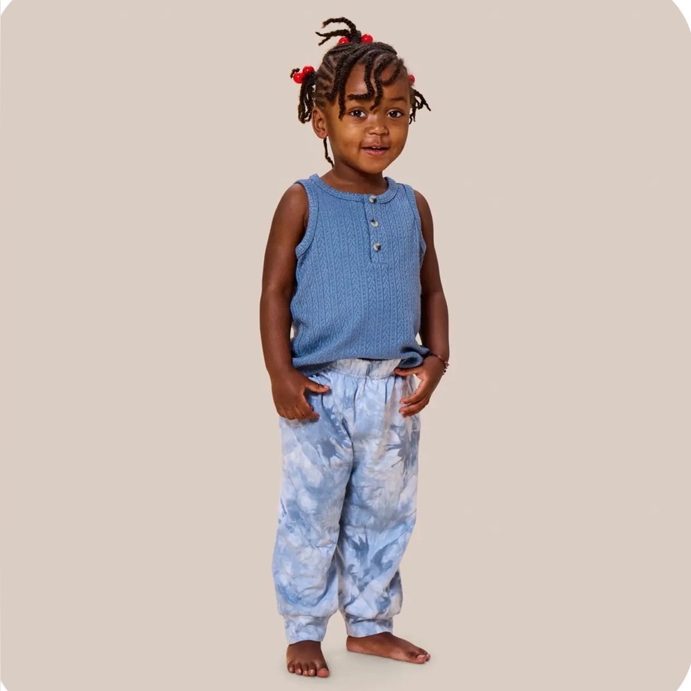 Young Days Bundle Blue Knit Henley Sleeveless Tank/Tie-Dye Pants Set 2T Toddler